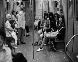 2. R-514_Ramones_Subway1975_Gruen.jpg
